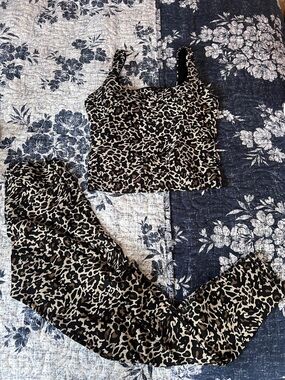 Fabletics Leopard Print Set